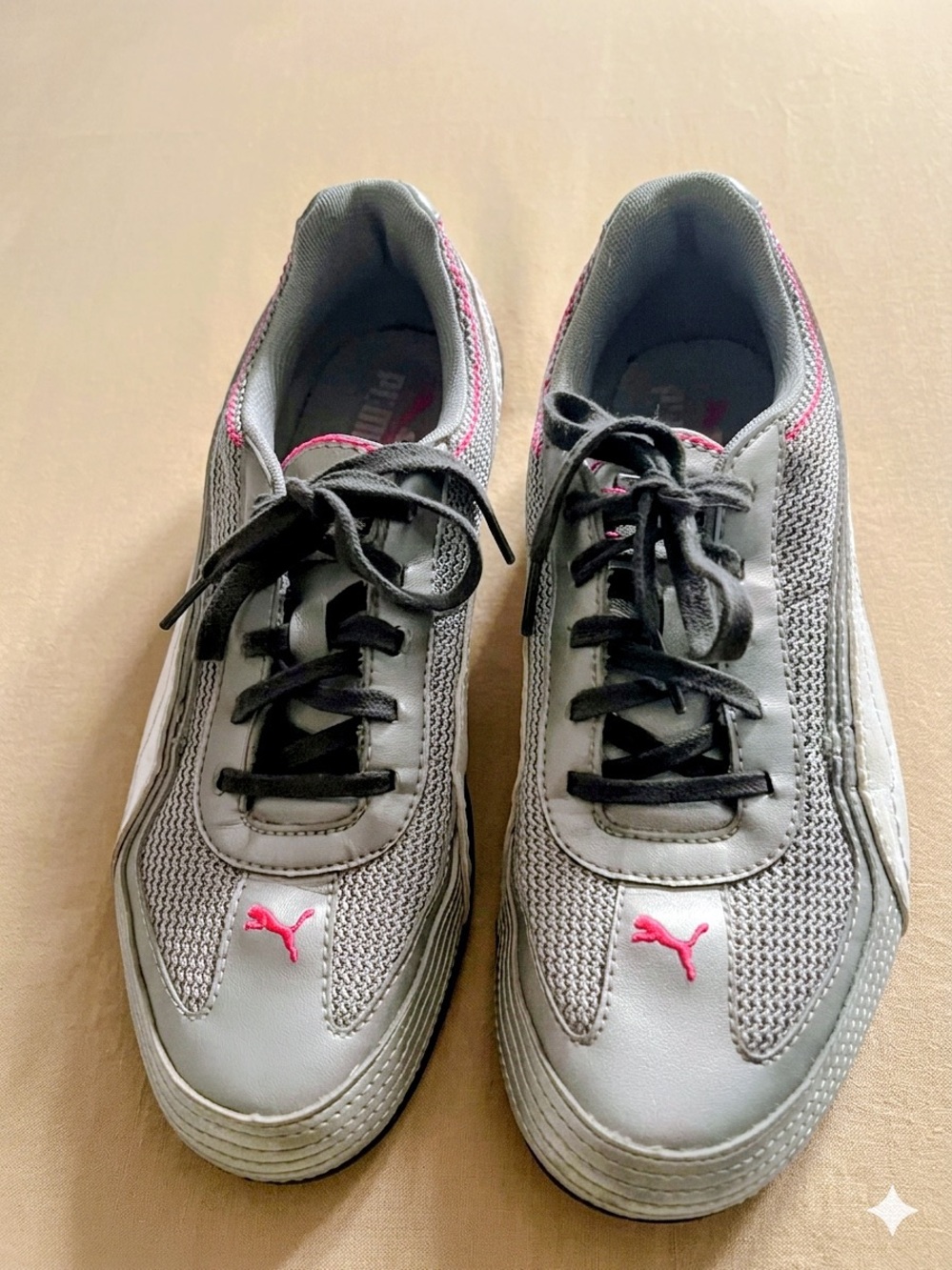 Puma Gray Athletic Women’s Sneakers with Pink Accents